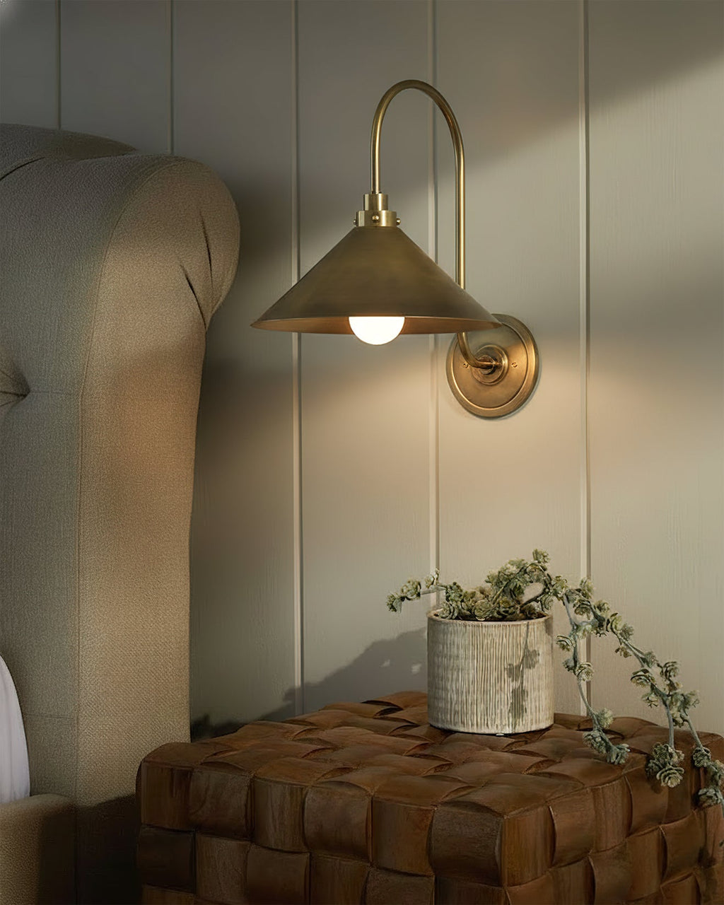 FARROW LUMINAIRE WALL SCONCE