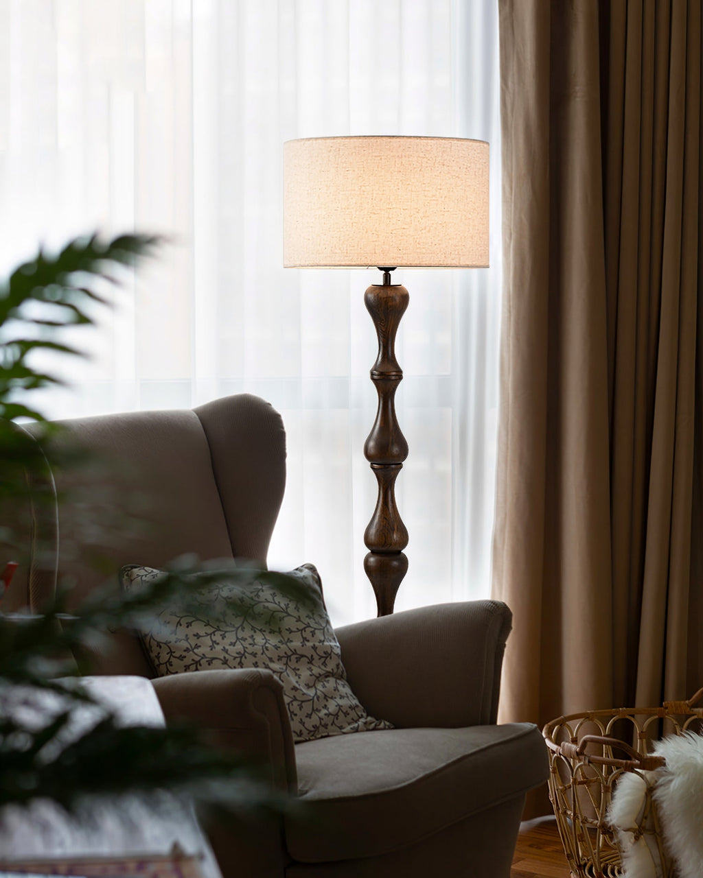 RAVENSCROFT TALL STANDING ILLUMINATOR