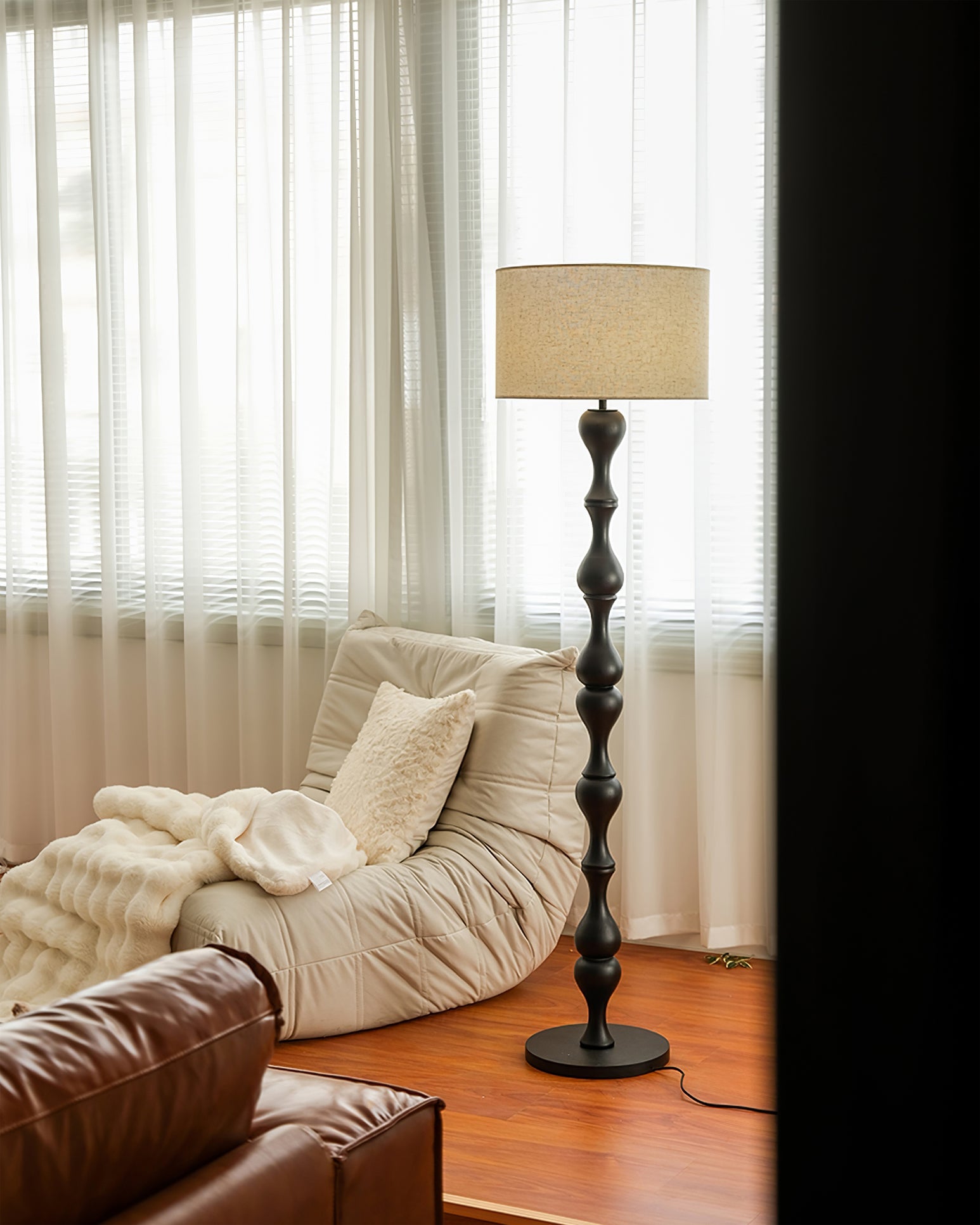 RAVENSCROFT TALL STANDING ILLUMINATOR