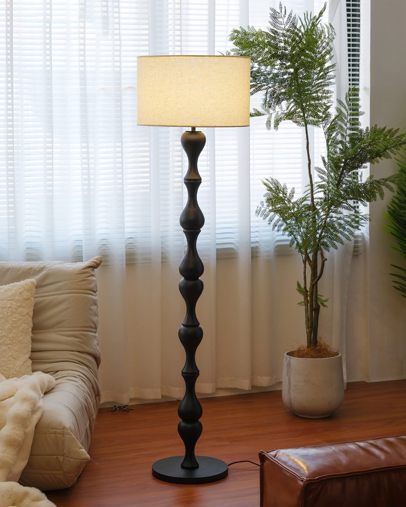 RAVENSCROFT TALL STANDING ILLUMINATOR