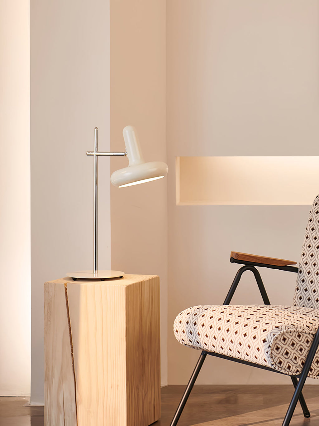 FENWICK GLOWING HORIZON TABLE LANTERN