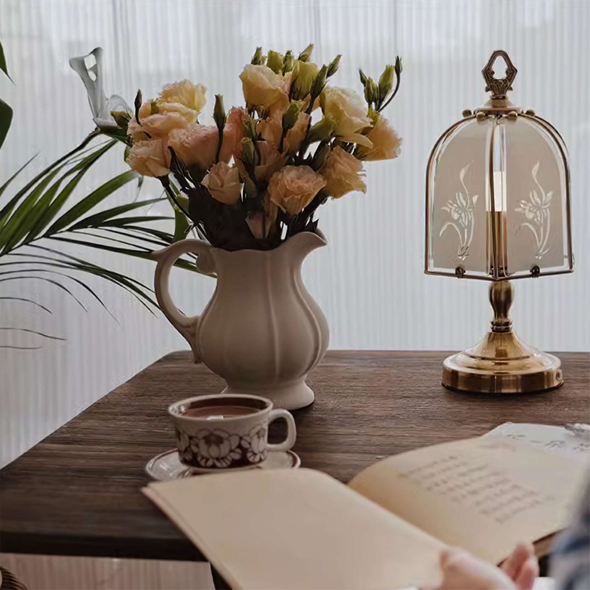 VIOLETTA CRYSTAL FLUTE TABLE LAMP