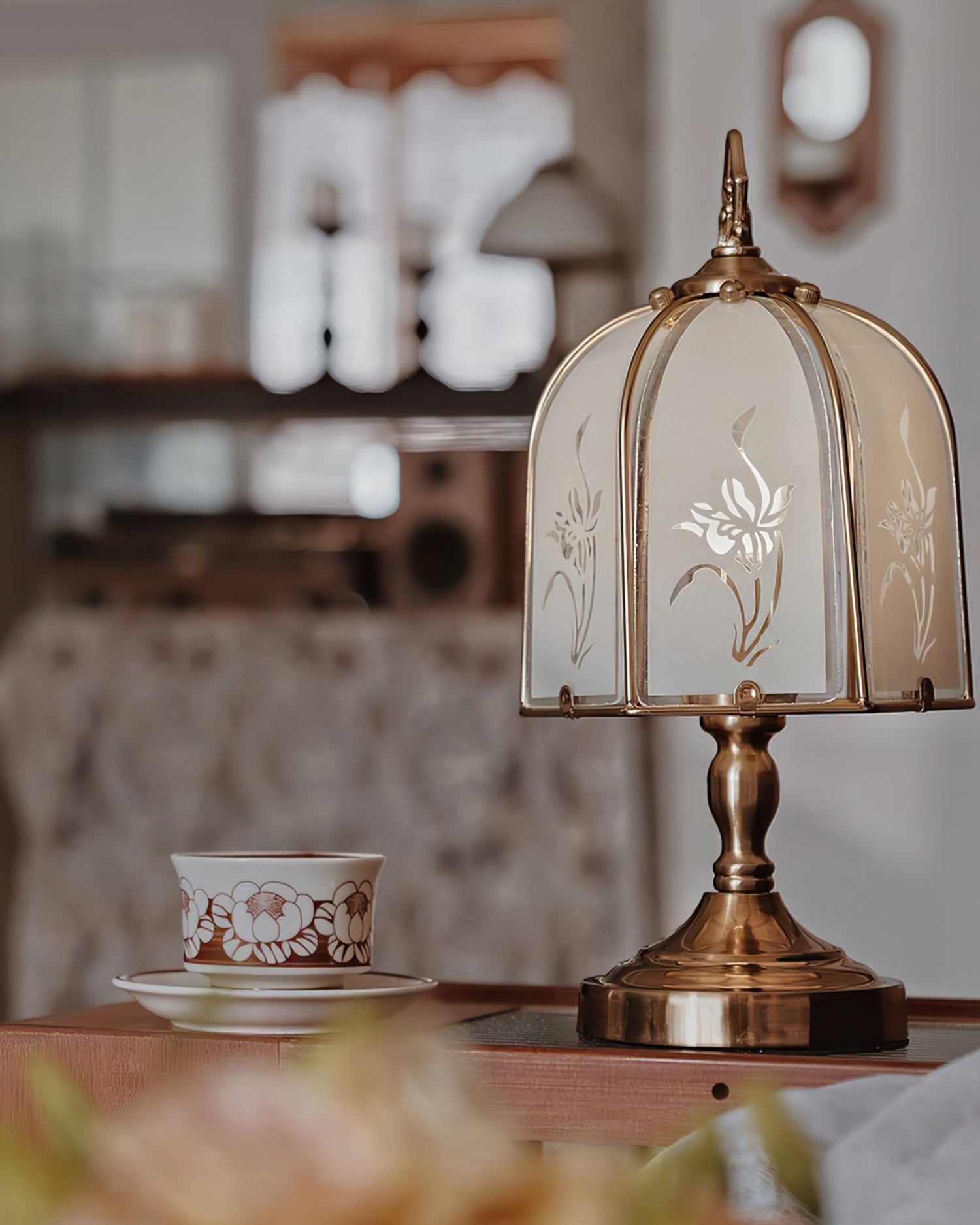 VIOLETTA CRYSTAL FLUTE TABLE LAMP