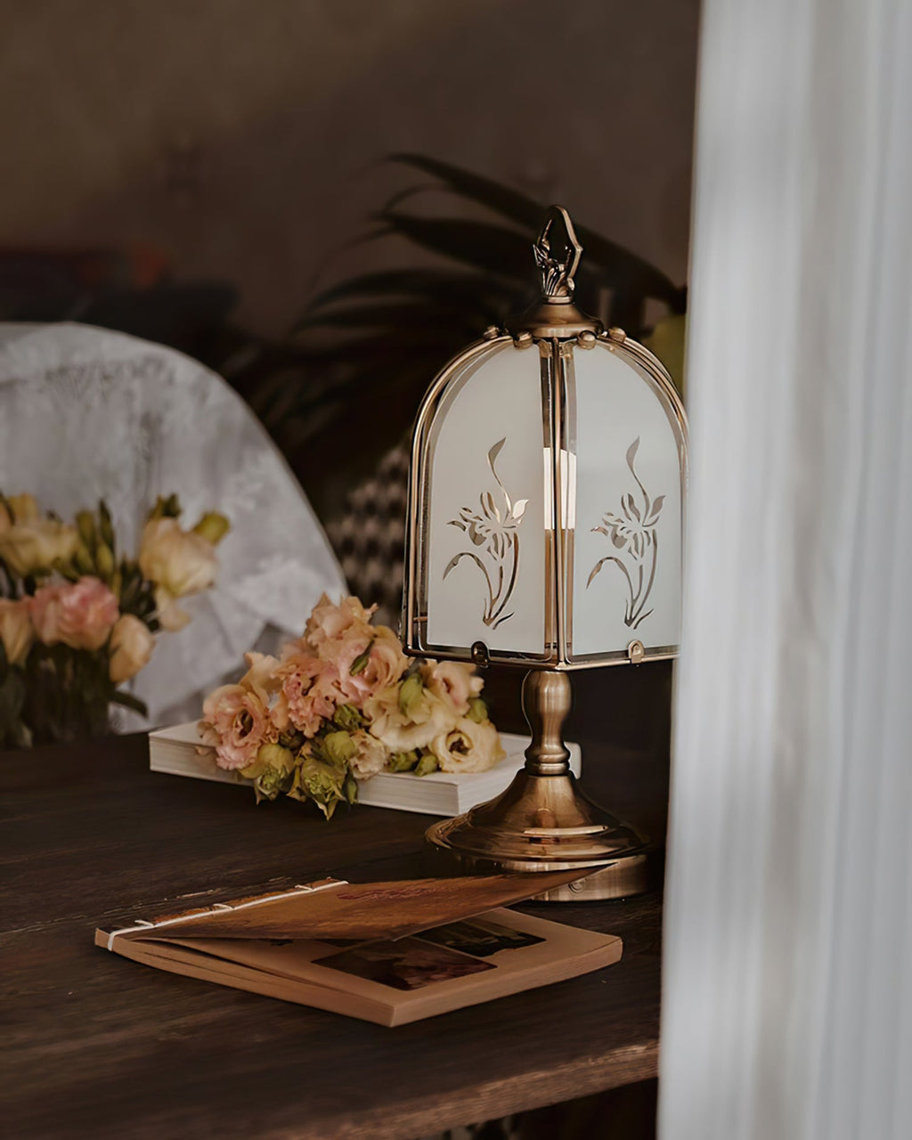 VIOLETTA CRYSTAL FLUTE TABLE LAMP