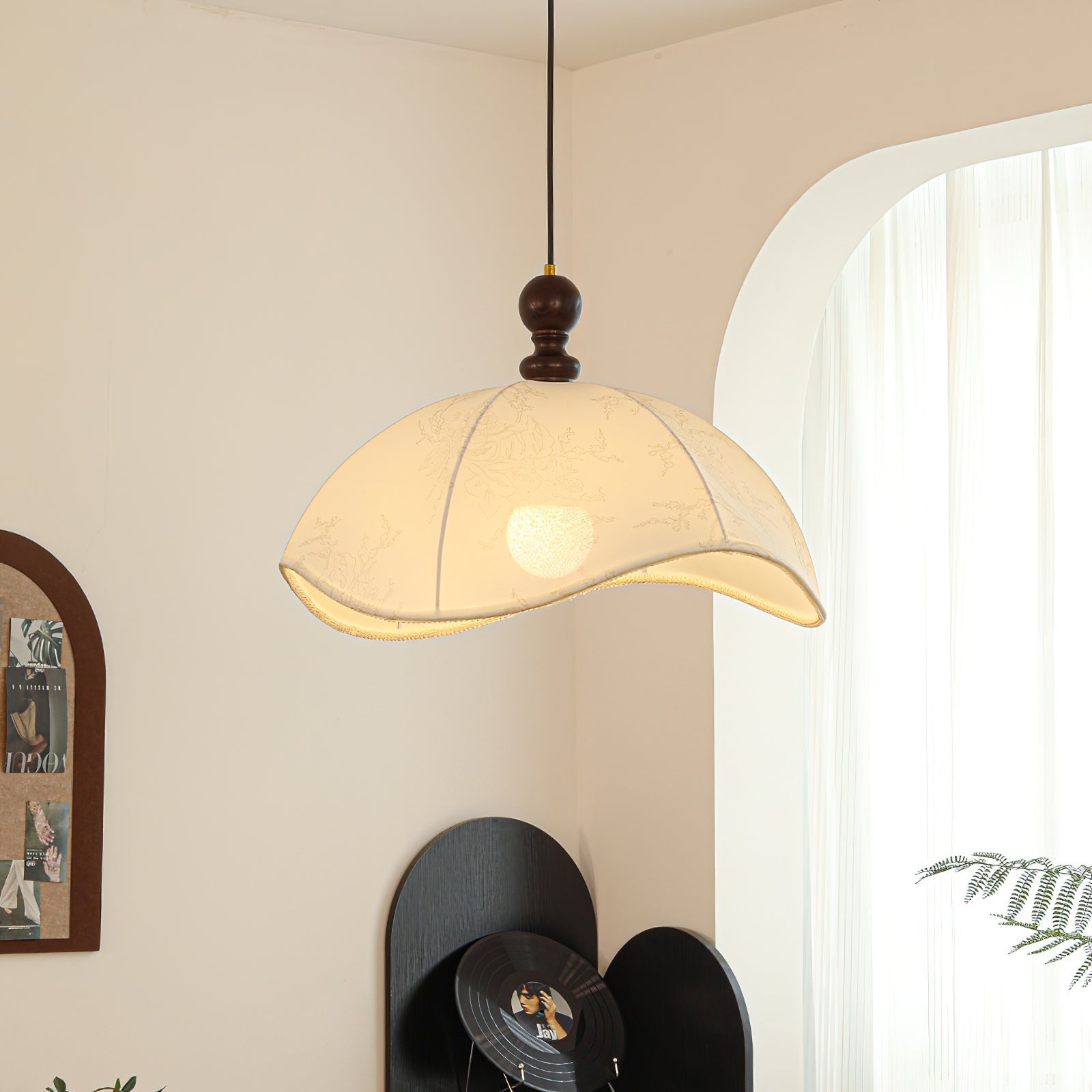 CARLISLE HANGING GLASS ILLUMINATOR