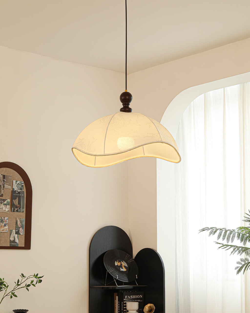 CARLISLE HANGING GLASS ILLUMINATOR