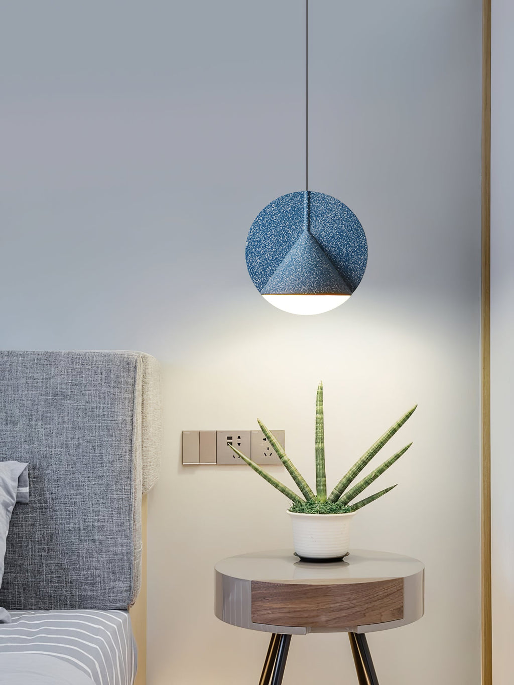 ALDERSON GLOW RESIN HANGING LANTERN