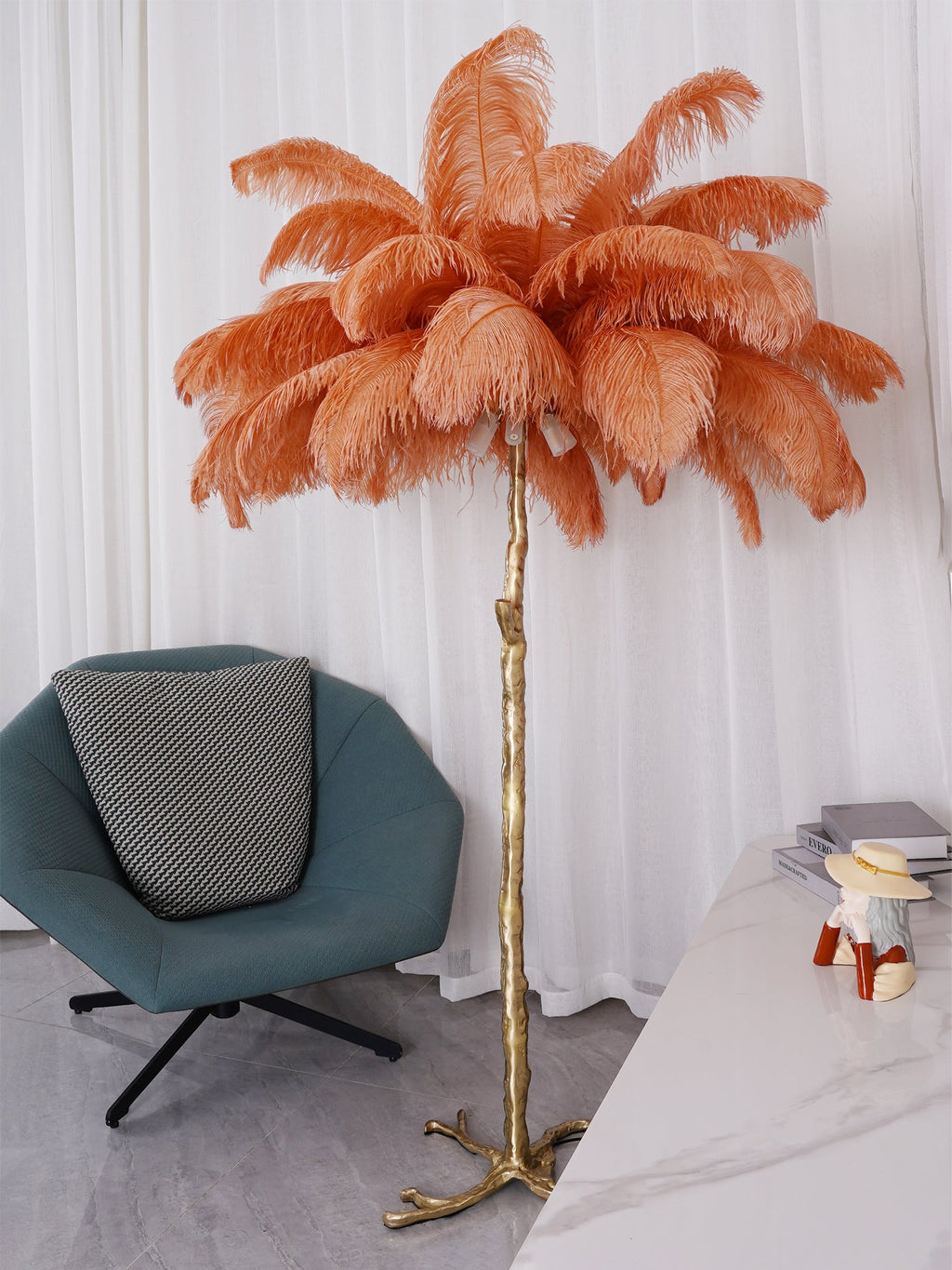 WINDSOR PLUME BRASS LAMP