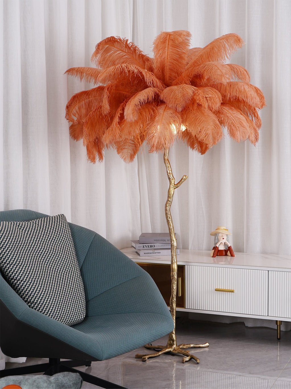 WINDSOR PLUME BRASS LAMP