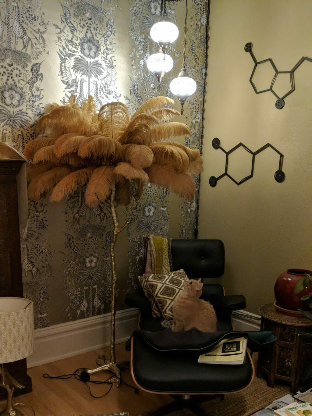 WINDSOR PLUME BRASS LAMP