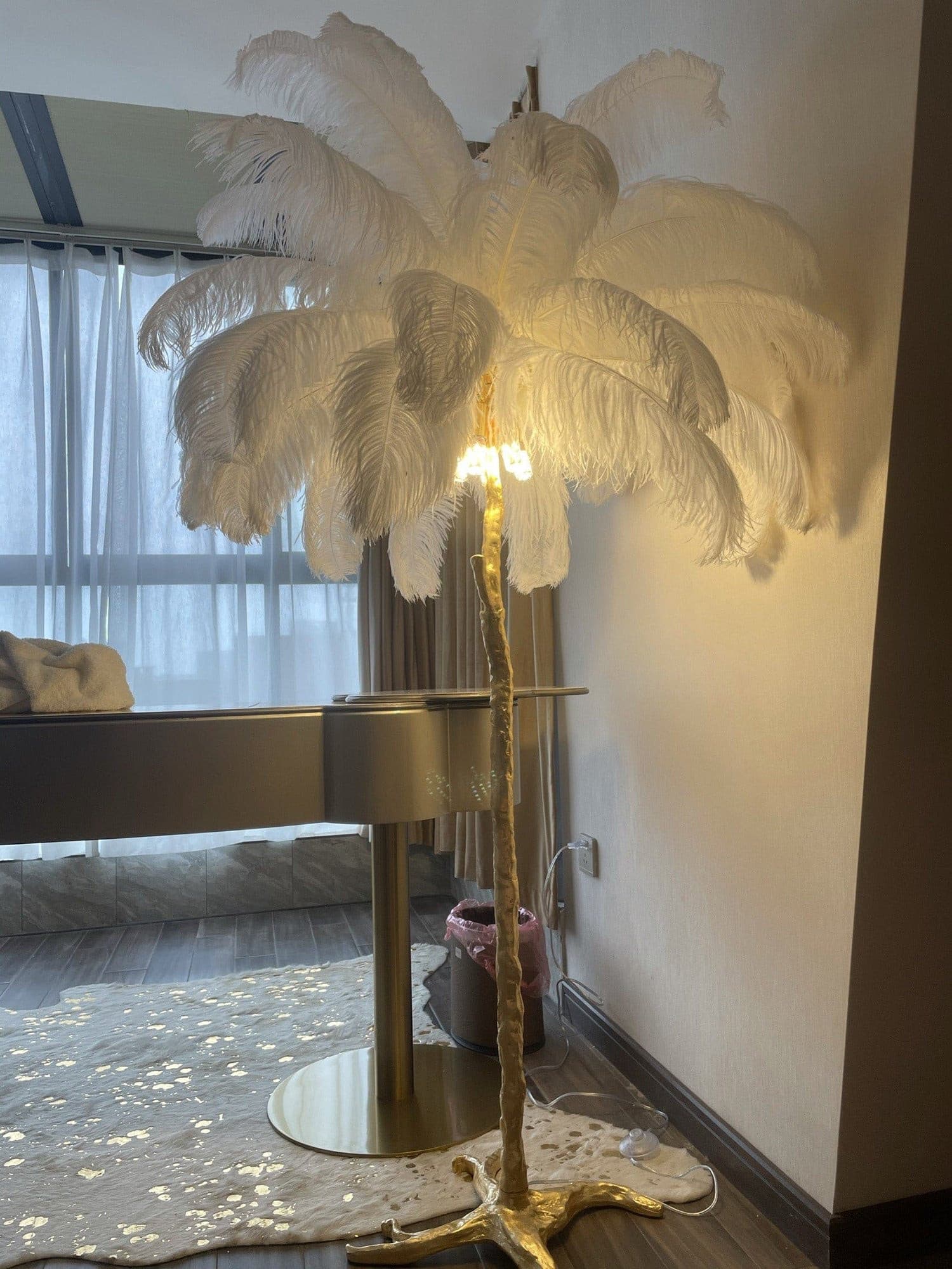 WINDSOR PLUME BRASS LAMP