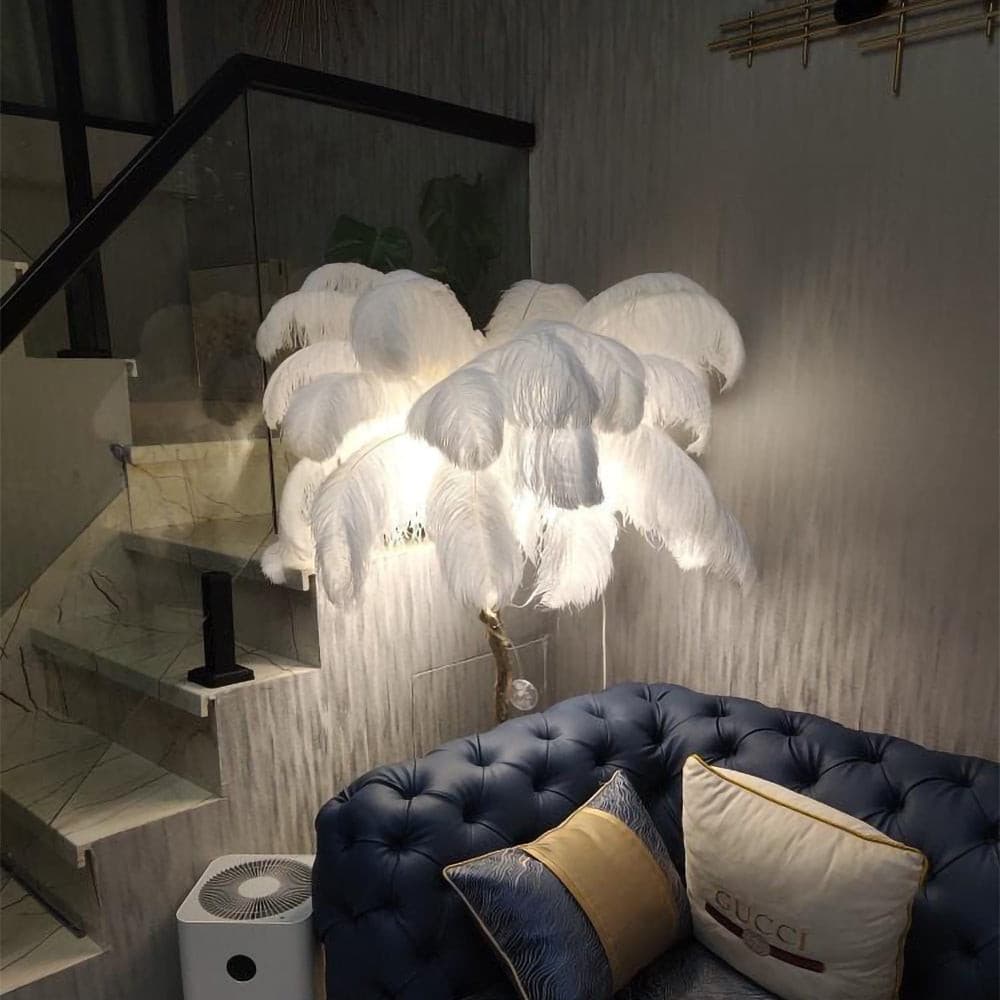WINDSOR PLUME BRASS LAMP