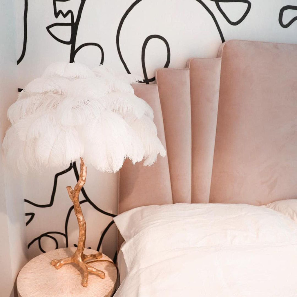 VIVIENNE PLUME ILLUMINATED STAND