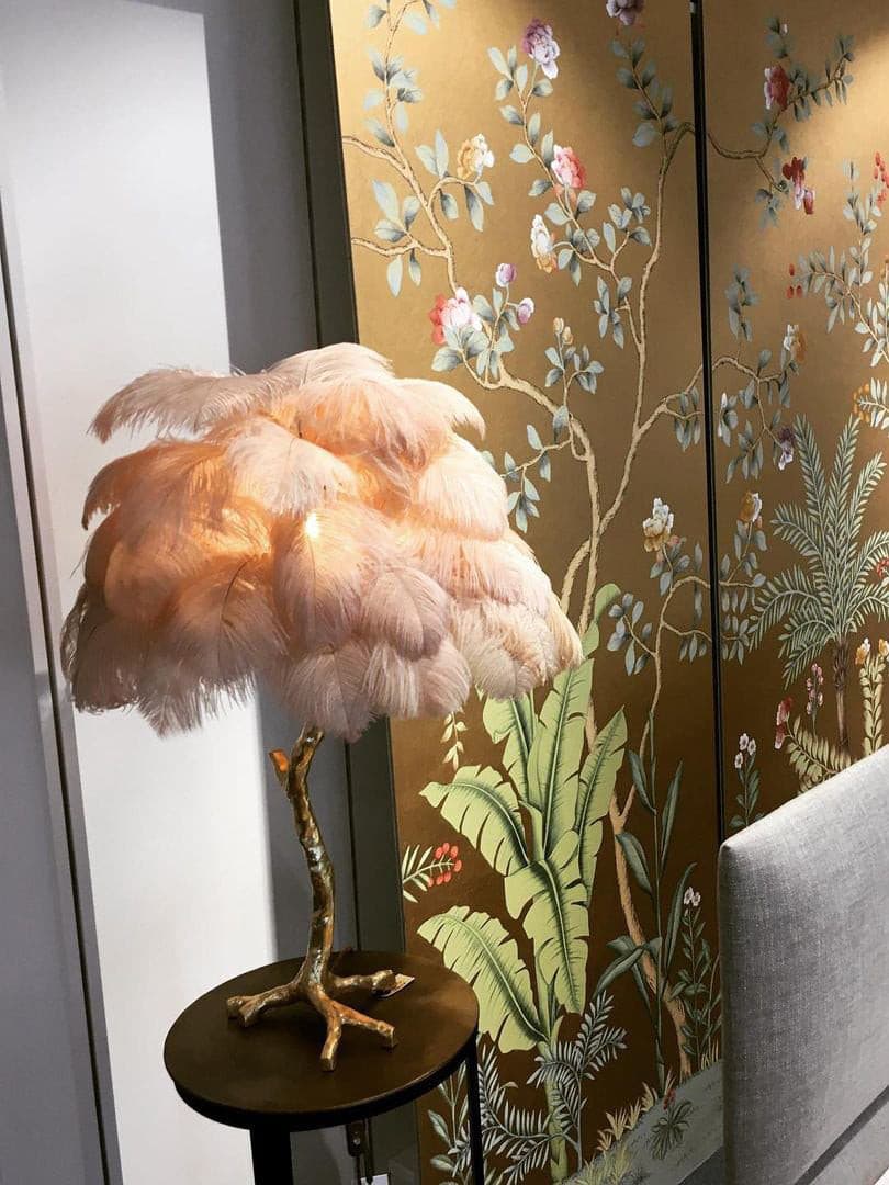 VIVIENNE PLUME ILLUMINATED STAND
