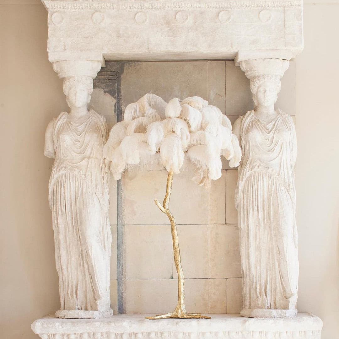 VIVIENNE PLUME ILLUMINATED STAND