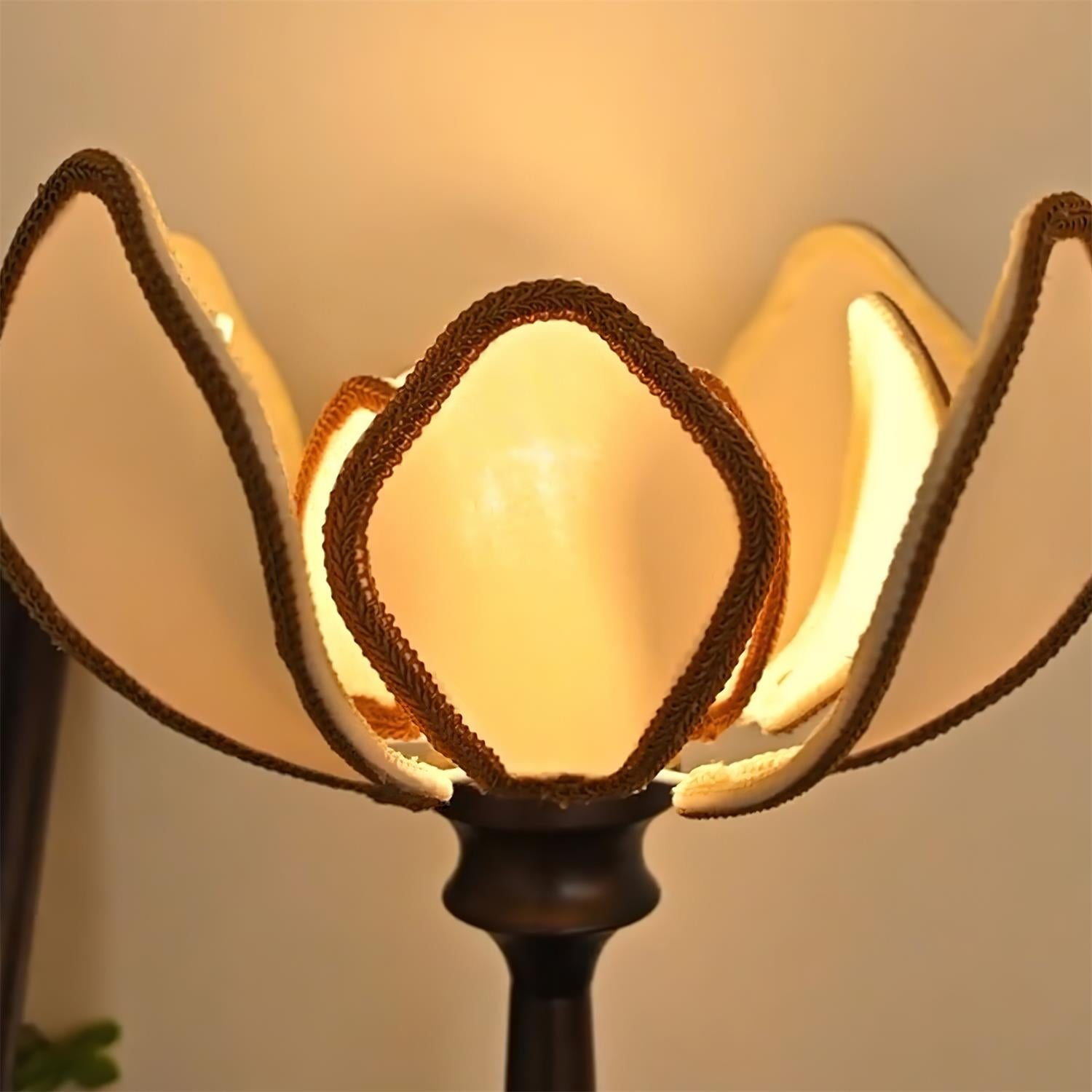 Fitzwilliam Vintage Ceramic Glow Lamp