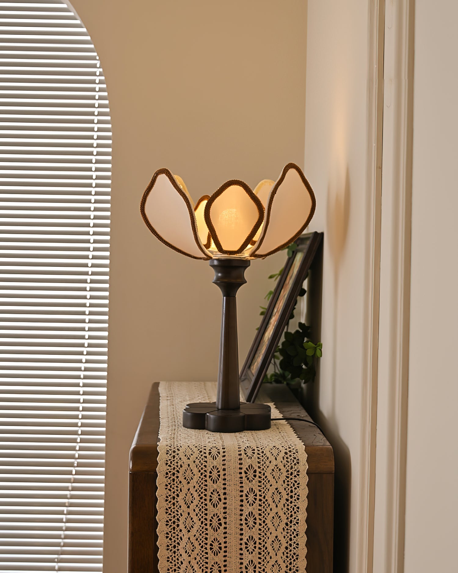 Fitzwilliam Vintage Ceramic Glow Lamp