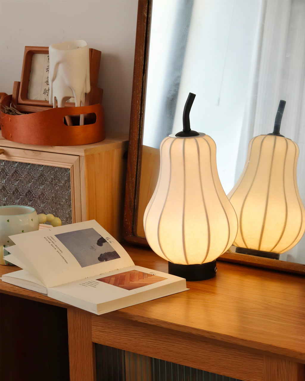 WINTHORPE PORTABLE PEAR-SHAPED ILLUMINATOR