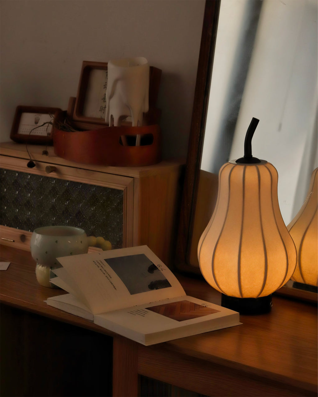 WINTHORPE PORTABLE PEAR-SHAPED ILLUMINATOR