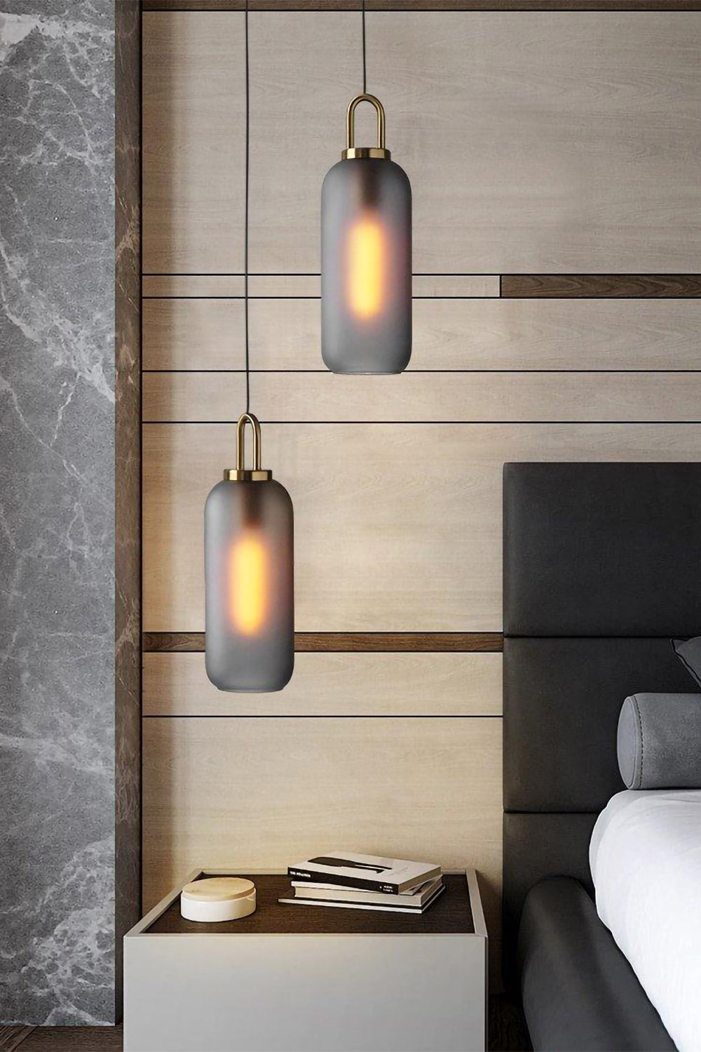 CAVENDISH GLEAMING GLASS PENDANT