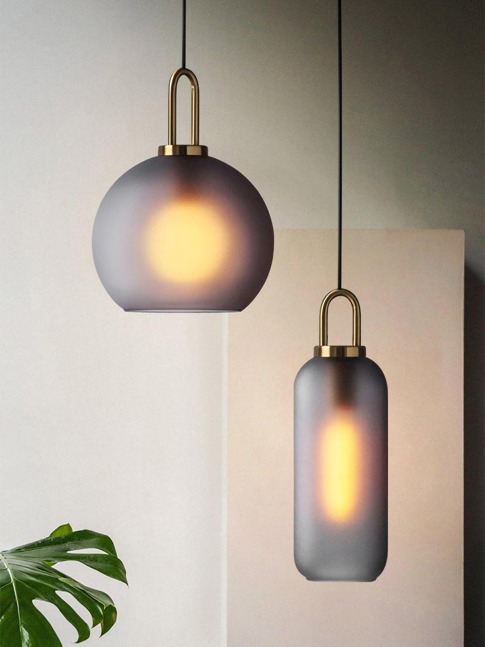 CAVENDISH GLEAMING GLASS PENDANT