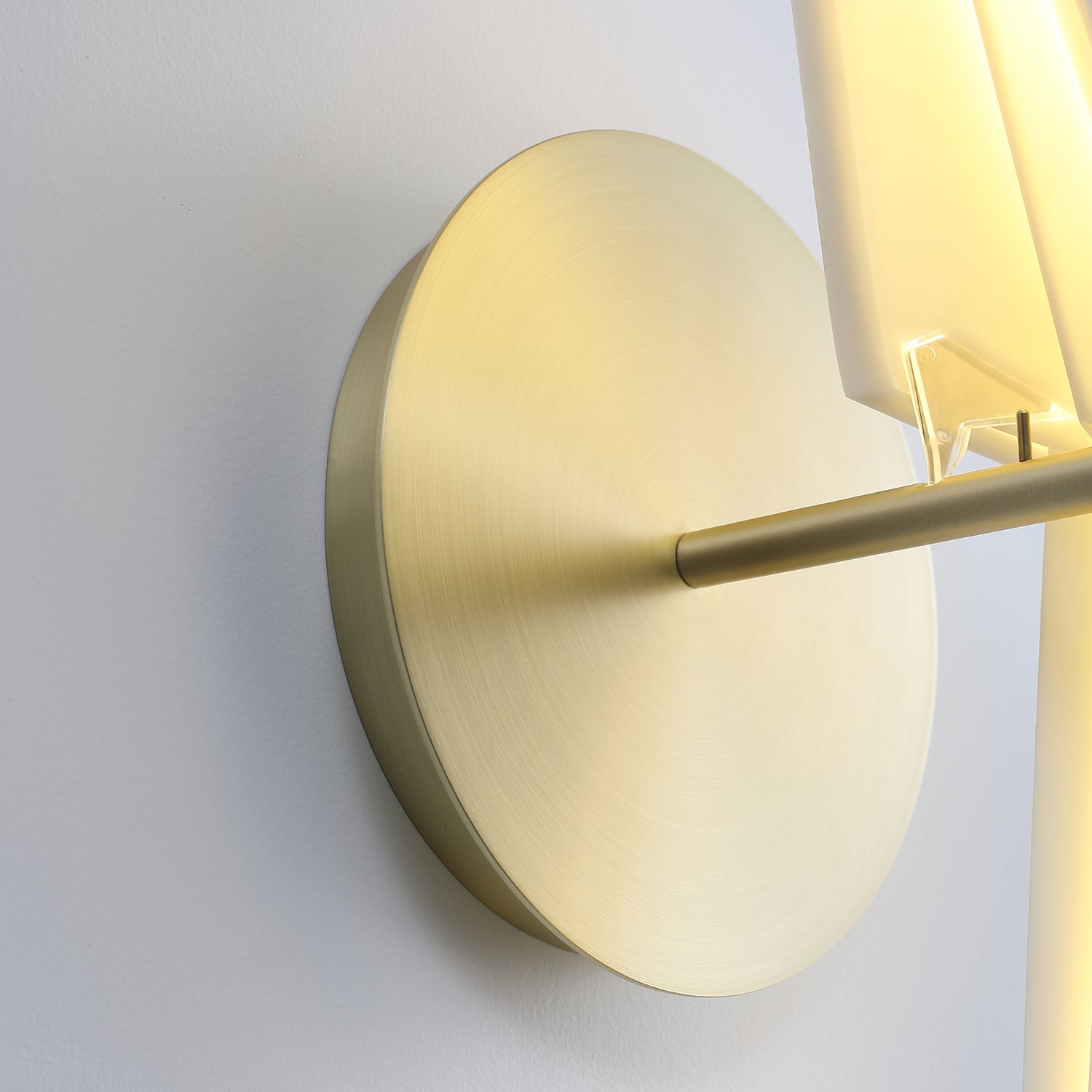WHIMSY AVIAN WALL SCONCE