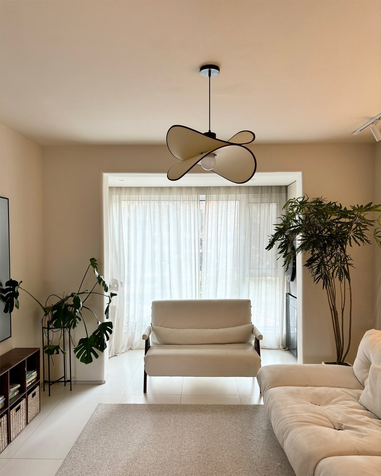 FLORENTINE SILK PETAL HANGING LANTERN