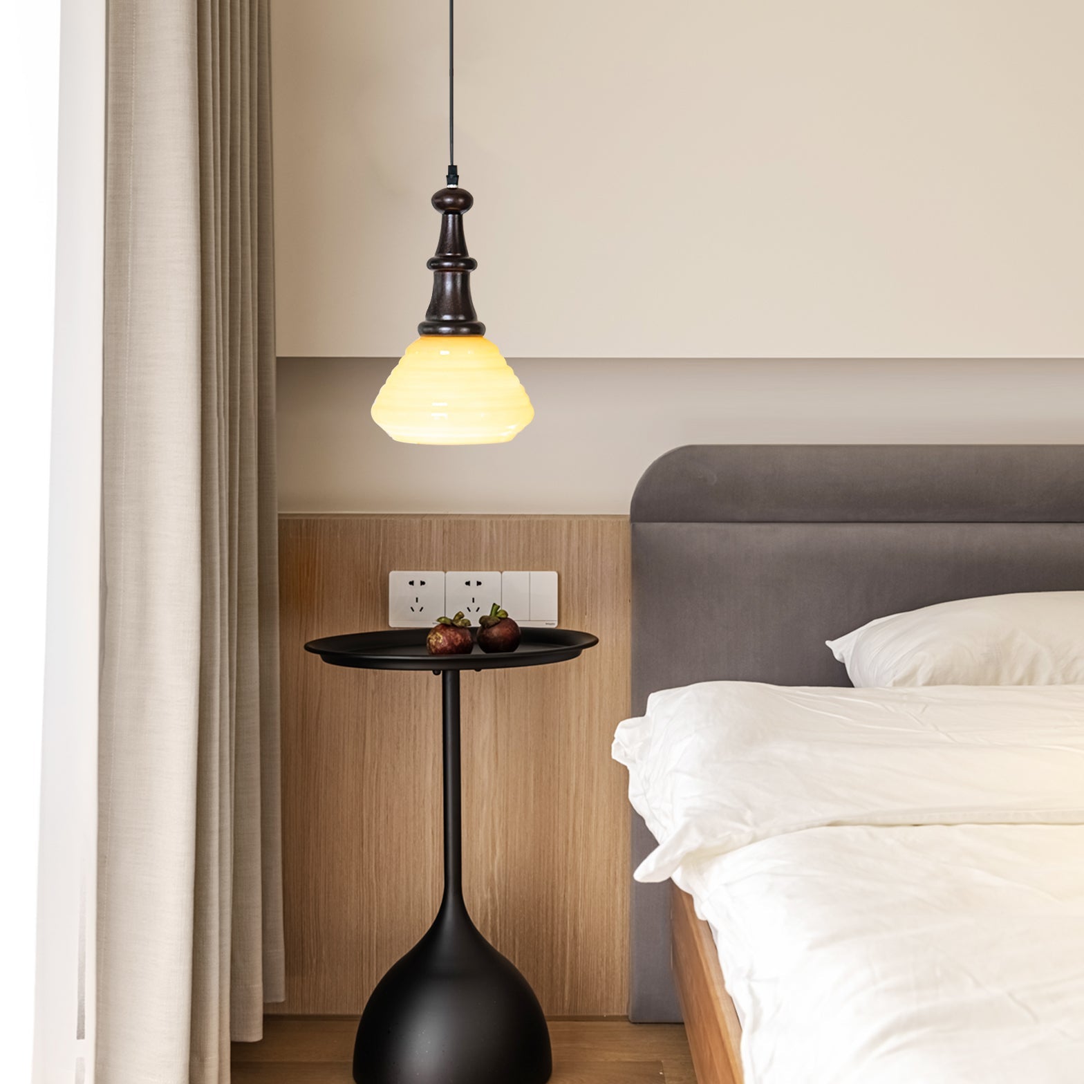 RAVENHURST ARTISANAL GLASS PENDANT LIGHT