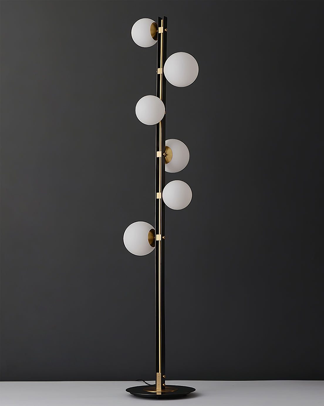 WINTHROP MID-CENTURY COLUMNAR LAMP
