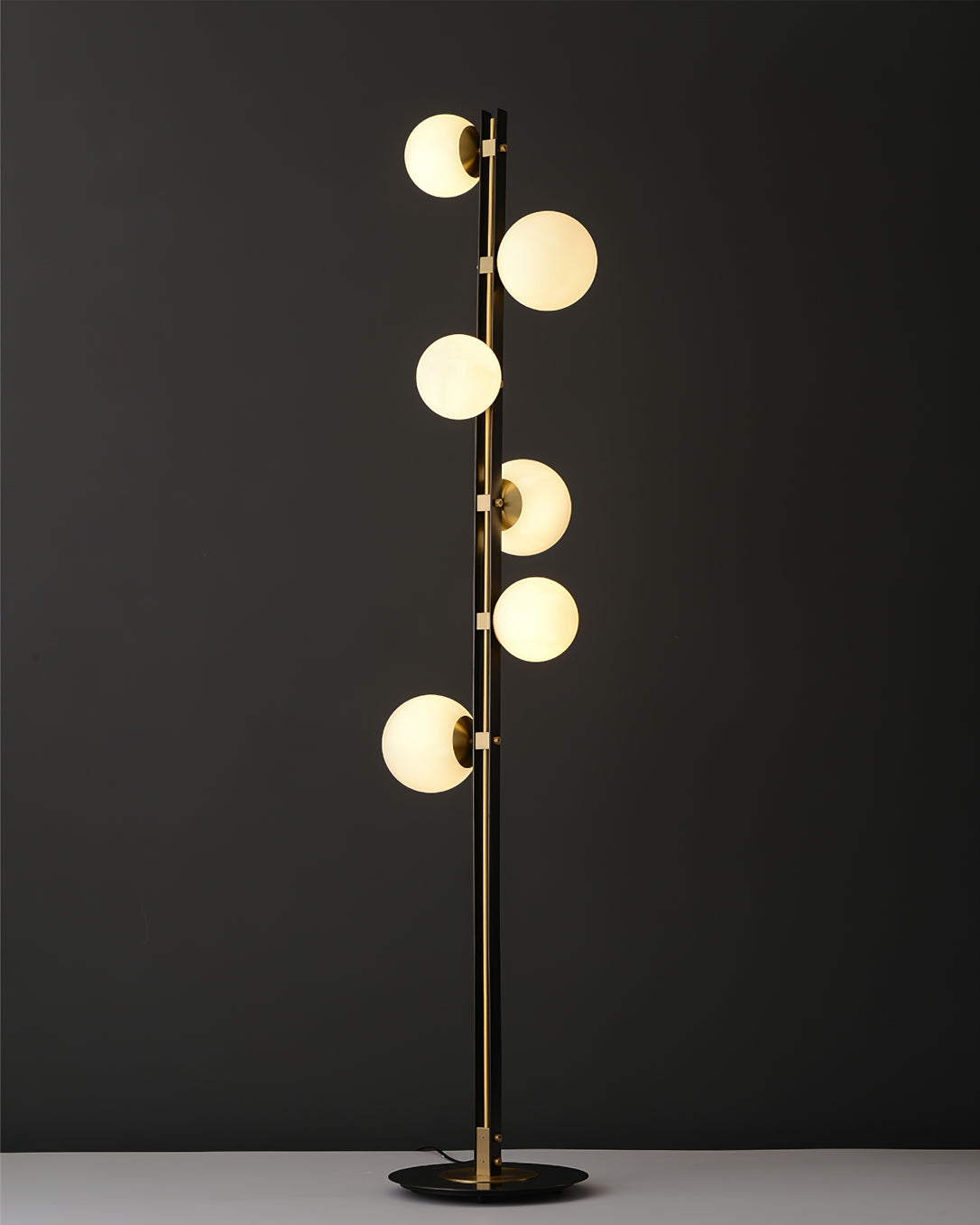 WINTHROP MID-CENTURY COLUMNAR LAMP