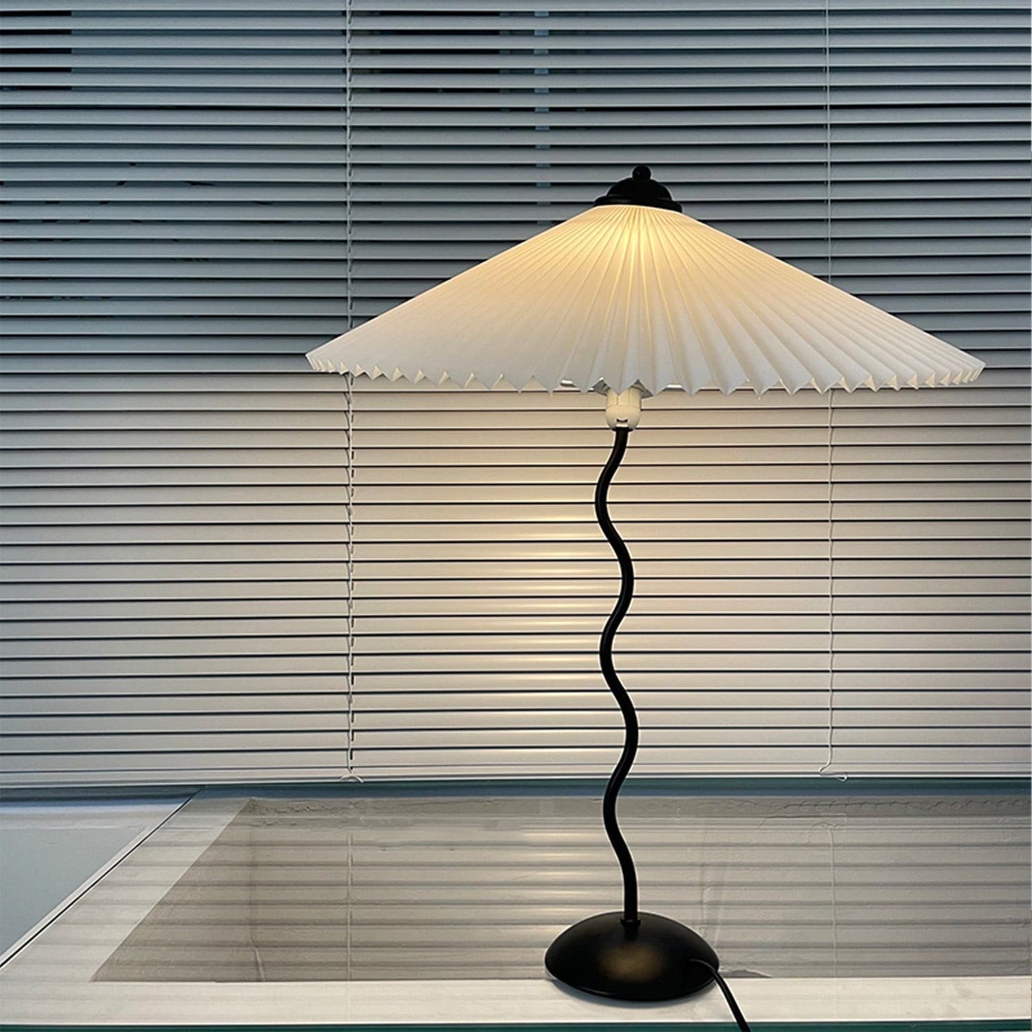WINDSOR PLEAT TRIMMED ILLUMINATOR