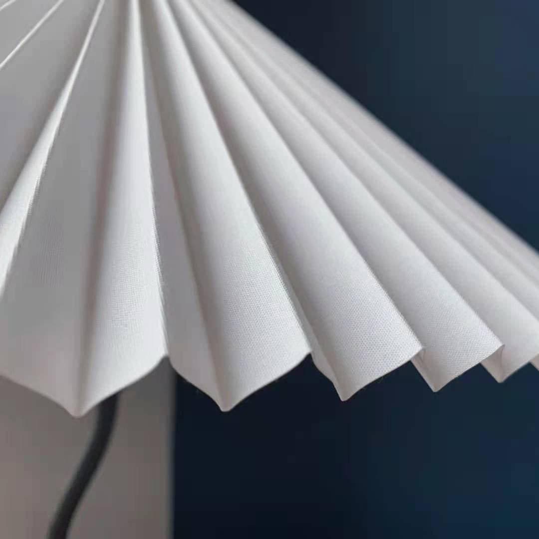 WINDSOR PLEAT TRIMMED ILLUMINATOR