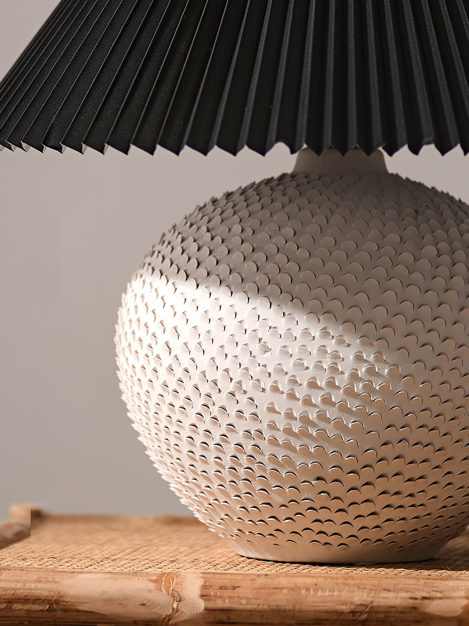 WINCHESTER TEXTURE CLAY LAMP