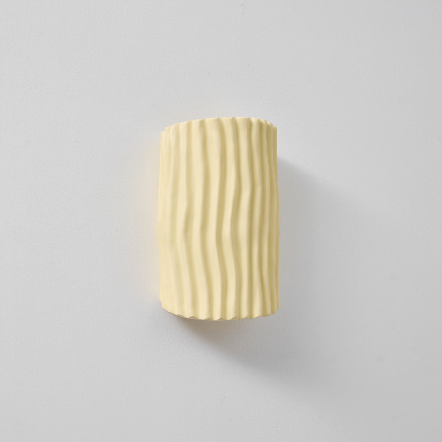 WINDSOR PLEATED RESIN ILLUMINATOR