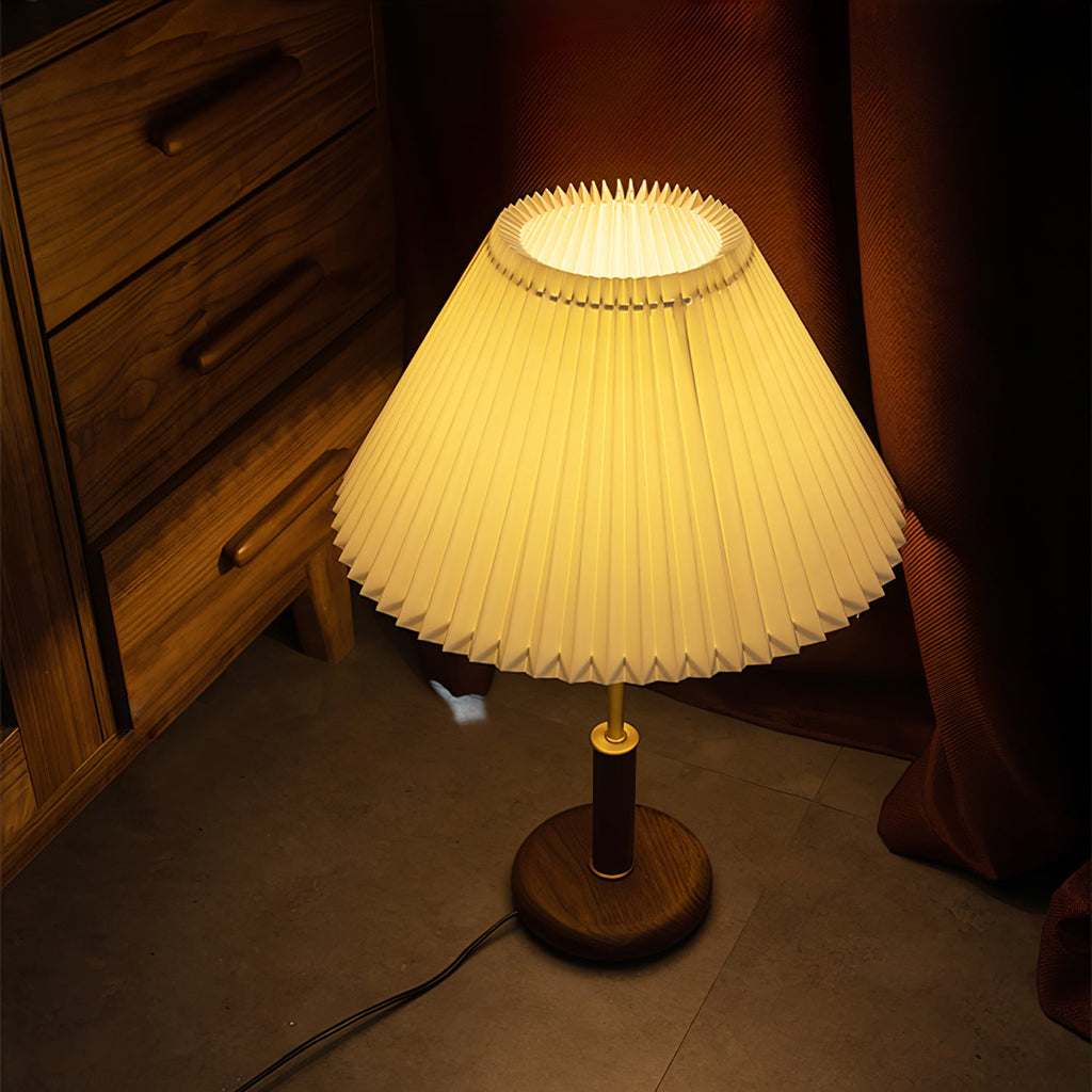 FENWICK WOODEN PLEAT LUMINAIRE