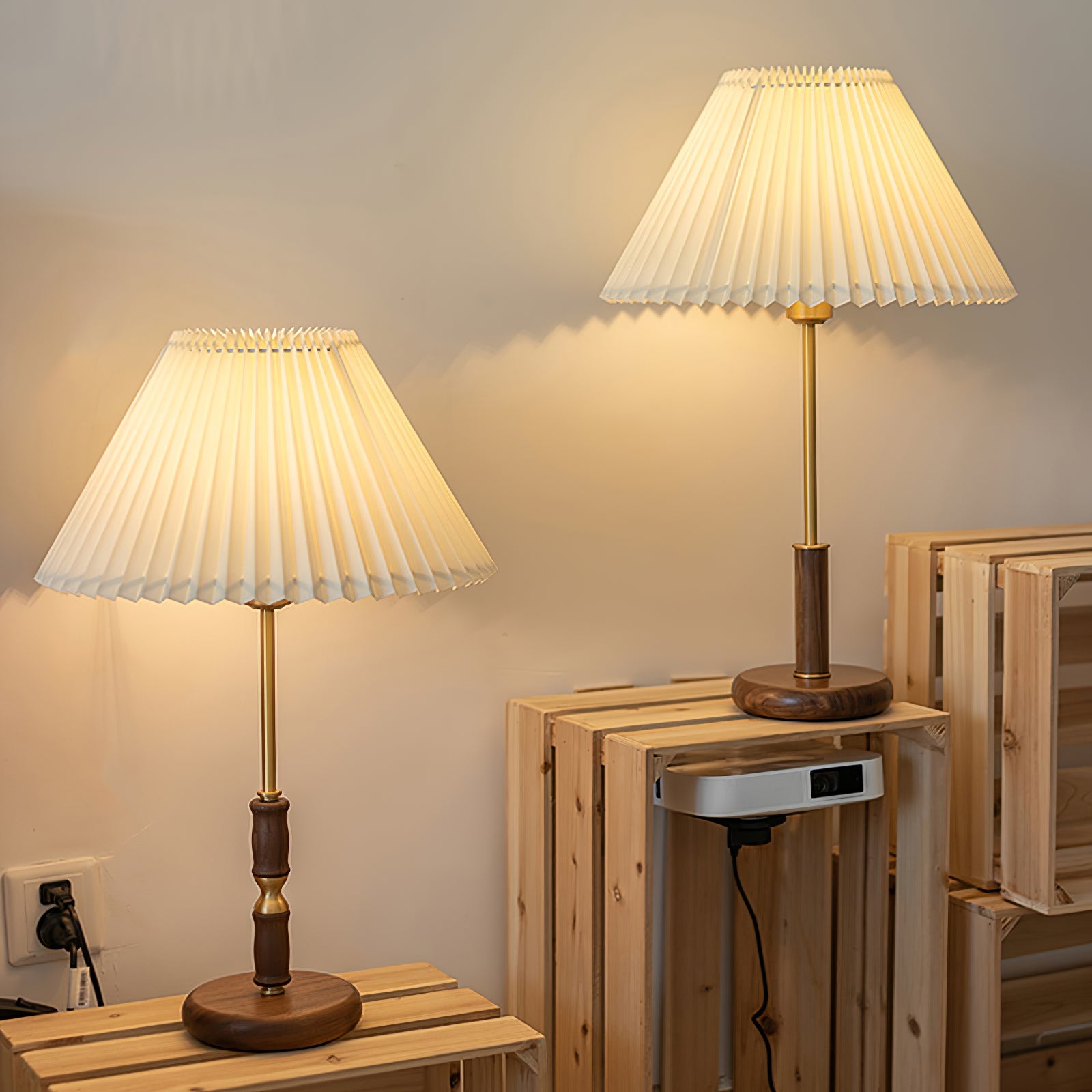FENWICK WOODEN PLEAT LUMINAIRE