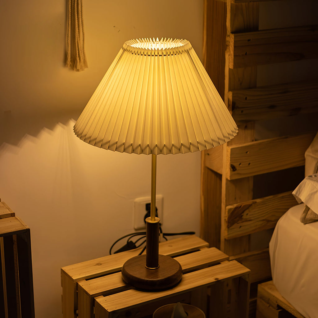 FENWICK WOODEN PLEAT LUMINAIRE