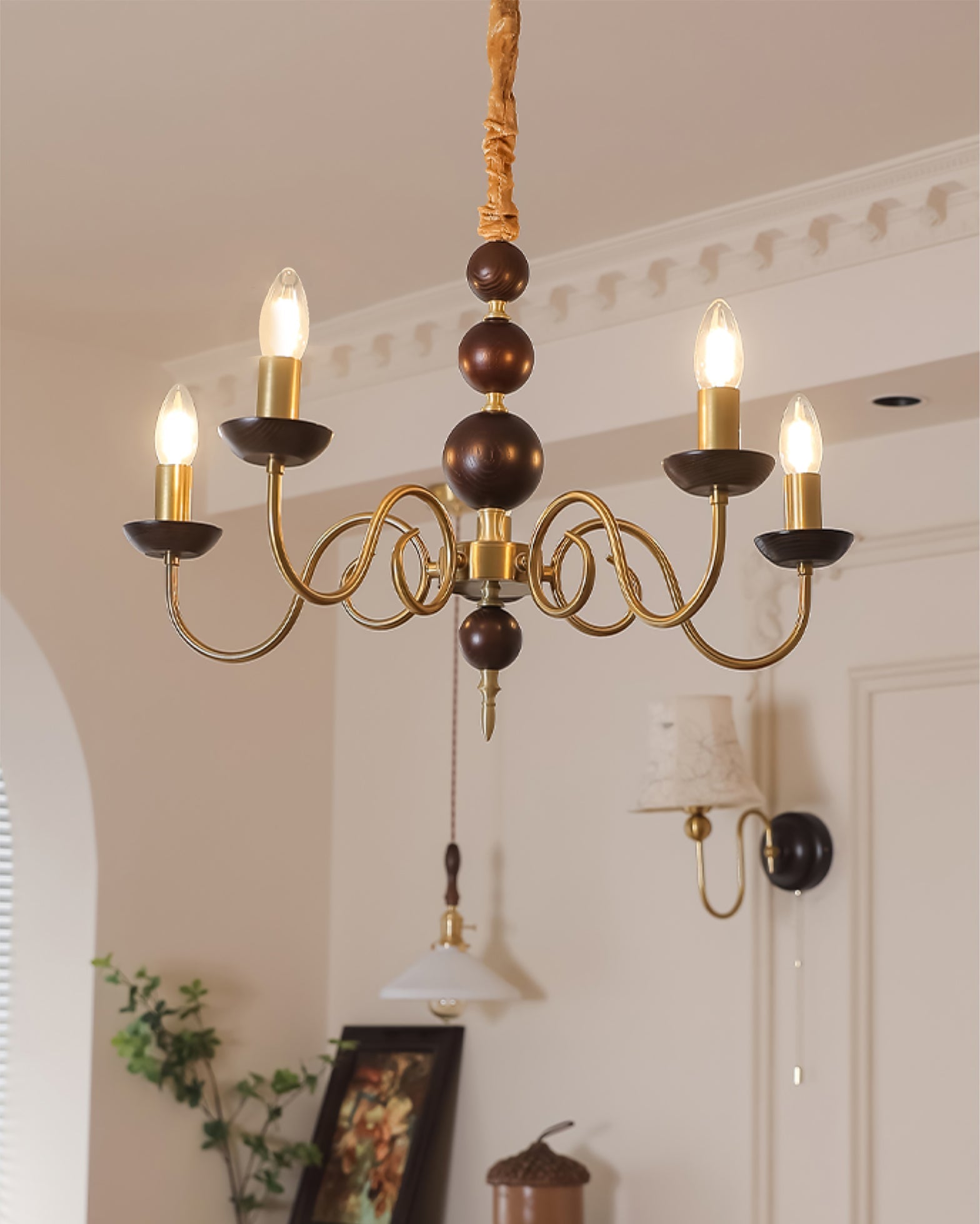 VIOLETTE FEATHERED LUMINAIRE