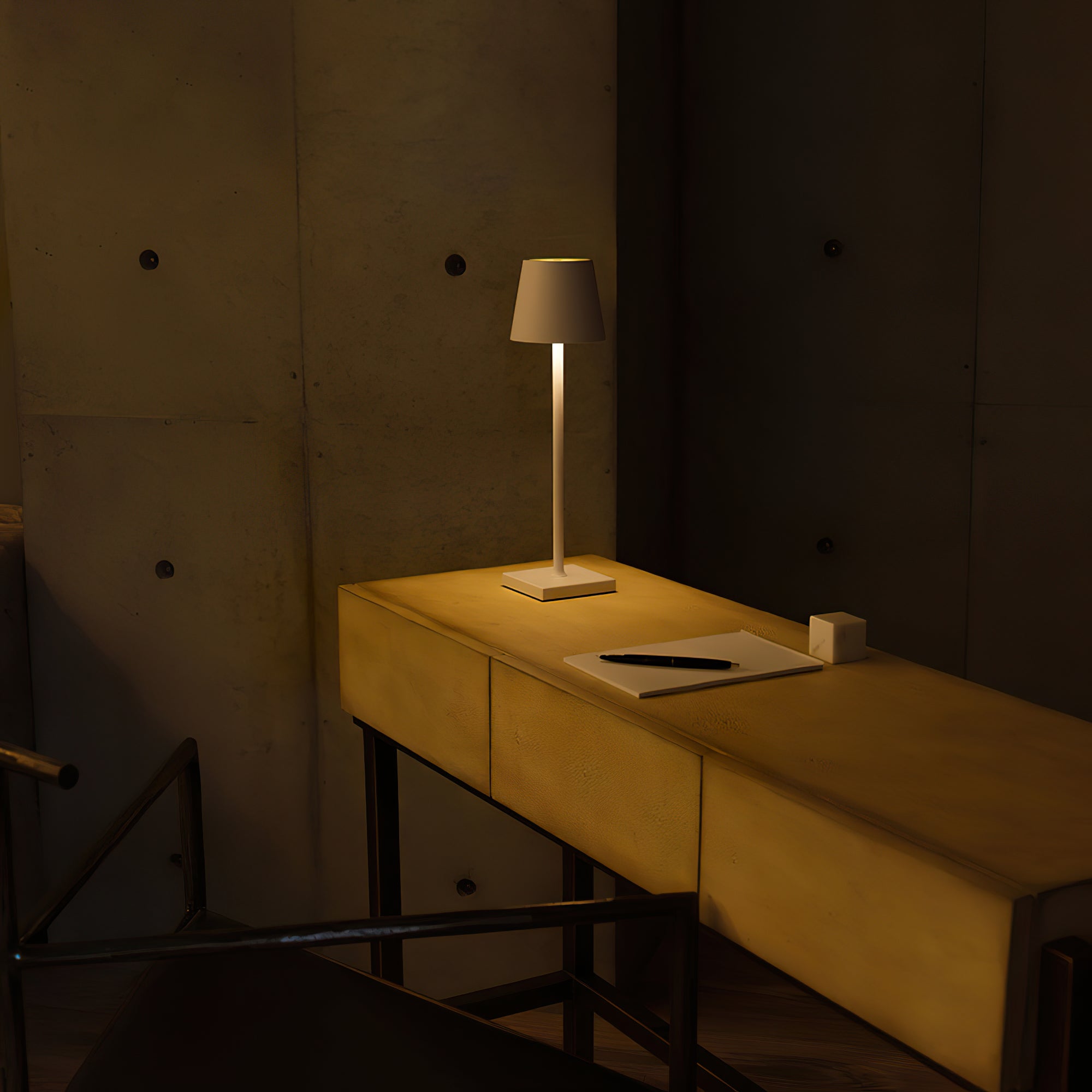 FARNWORTH PORTABLE ILLUMINATION LAMP