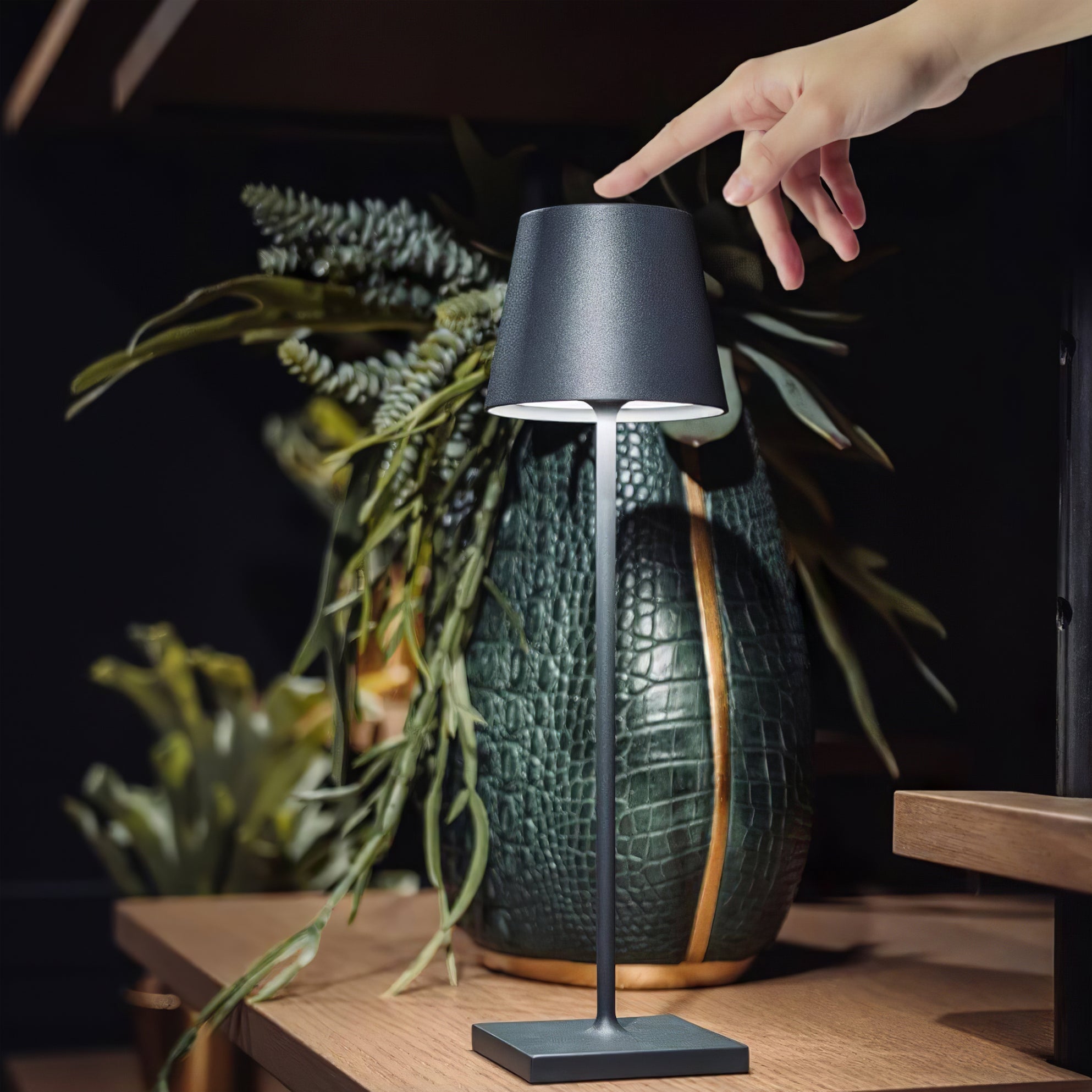FARNWORTH PORTABLE ILLUMINATION LAMP