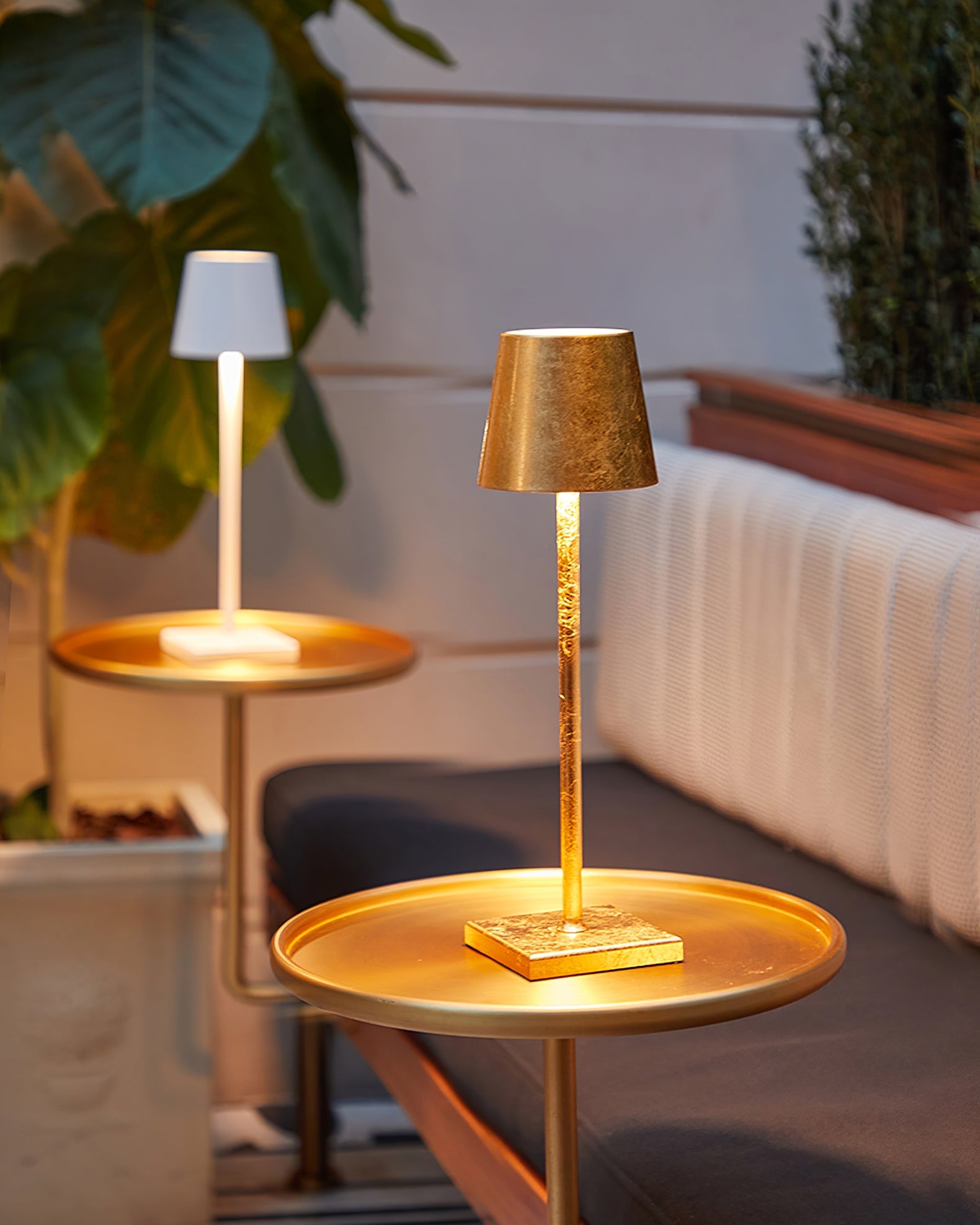 FARNWORTH PORTABLE ILLUMINATION LAMP