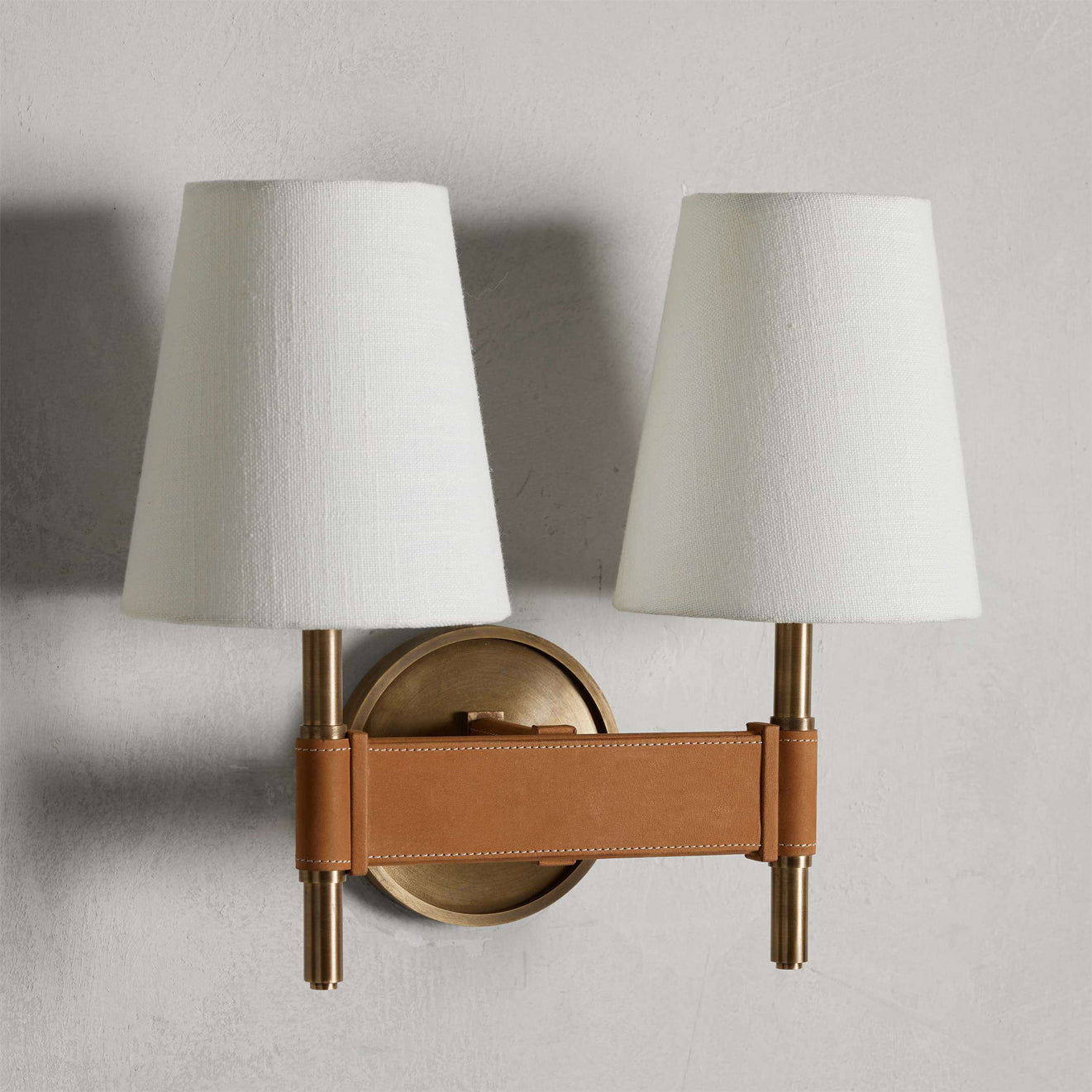 Chesterfield Vintage Lantern Wall Sconce