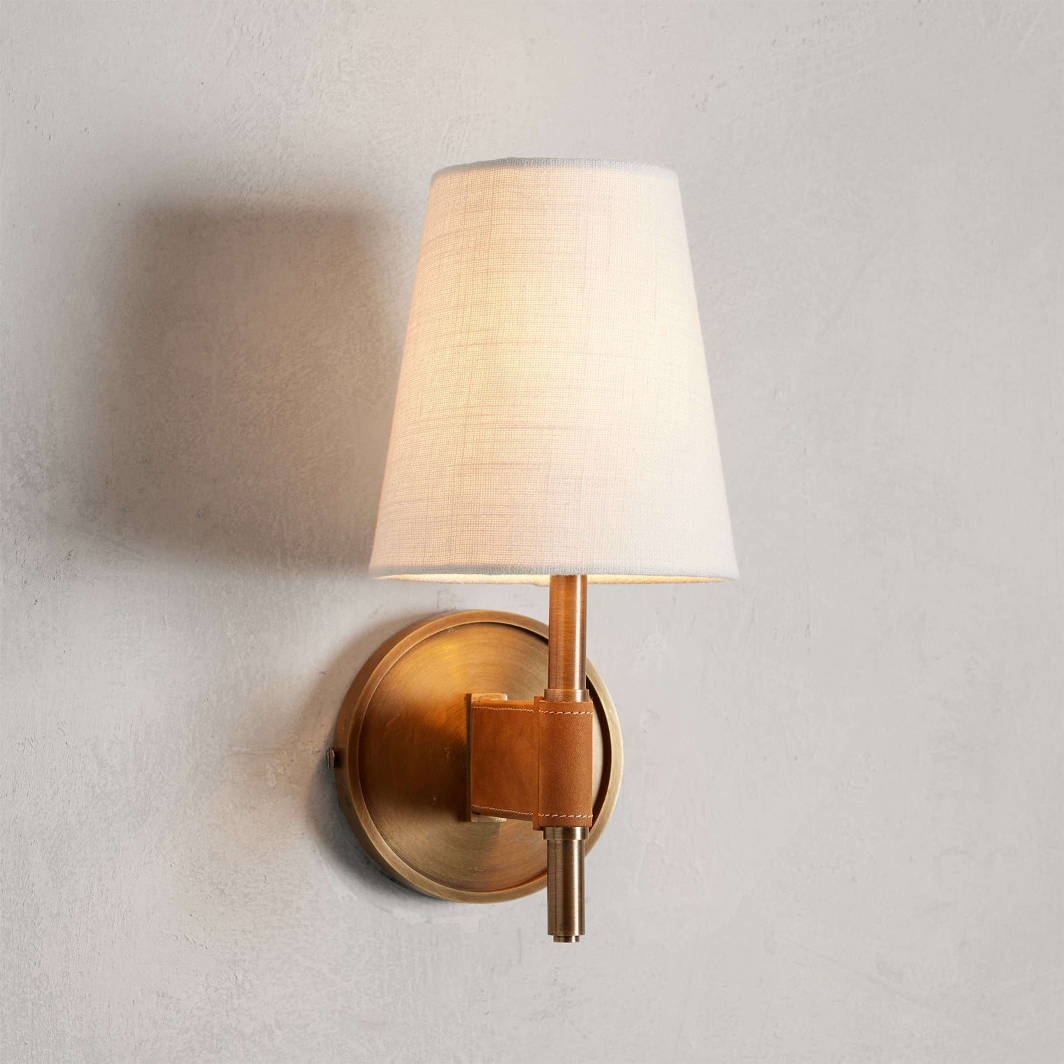 Chesterfield Vintage Lantern Wall Sconce