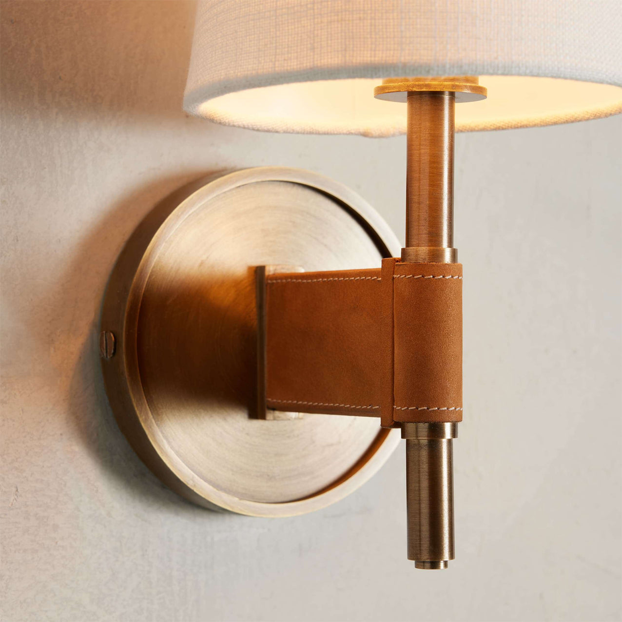 Chesterfield Vintage Lantern Wall Sconce