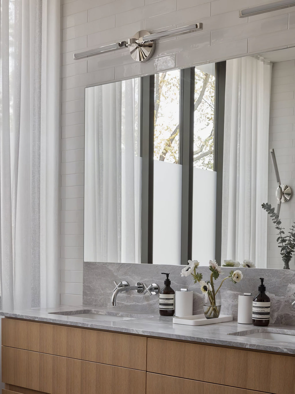 Winthrop Linear Glow Wall Sconce
