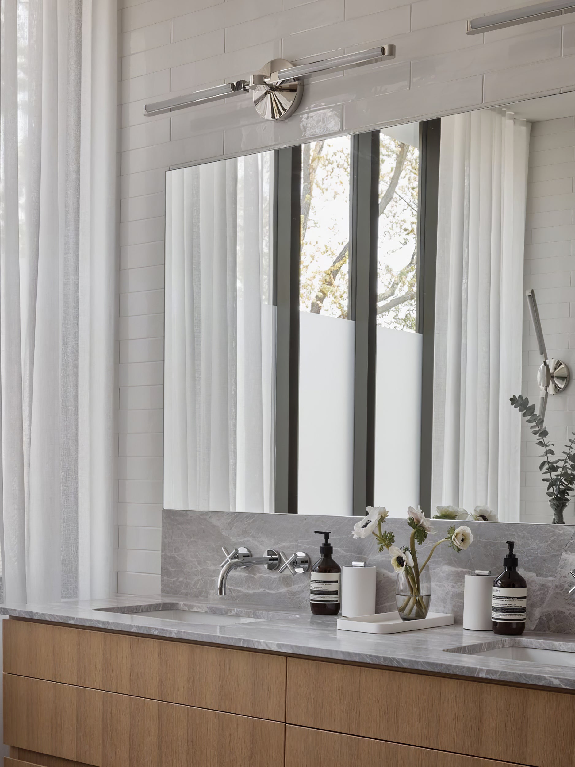 Winthrop Linear Glow Wall Sconce