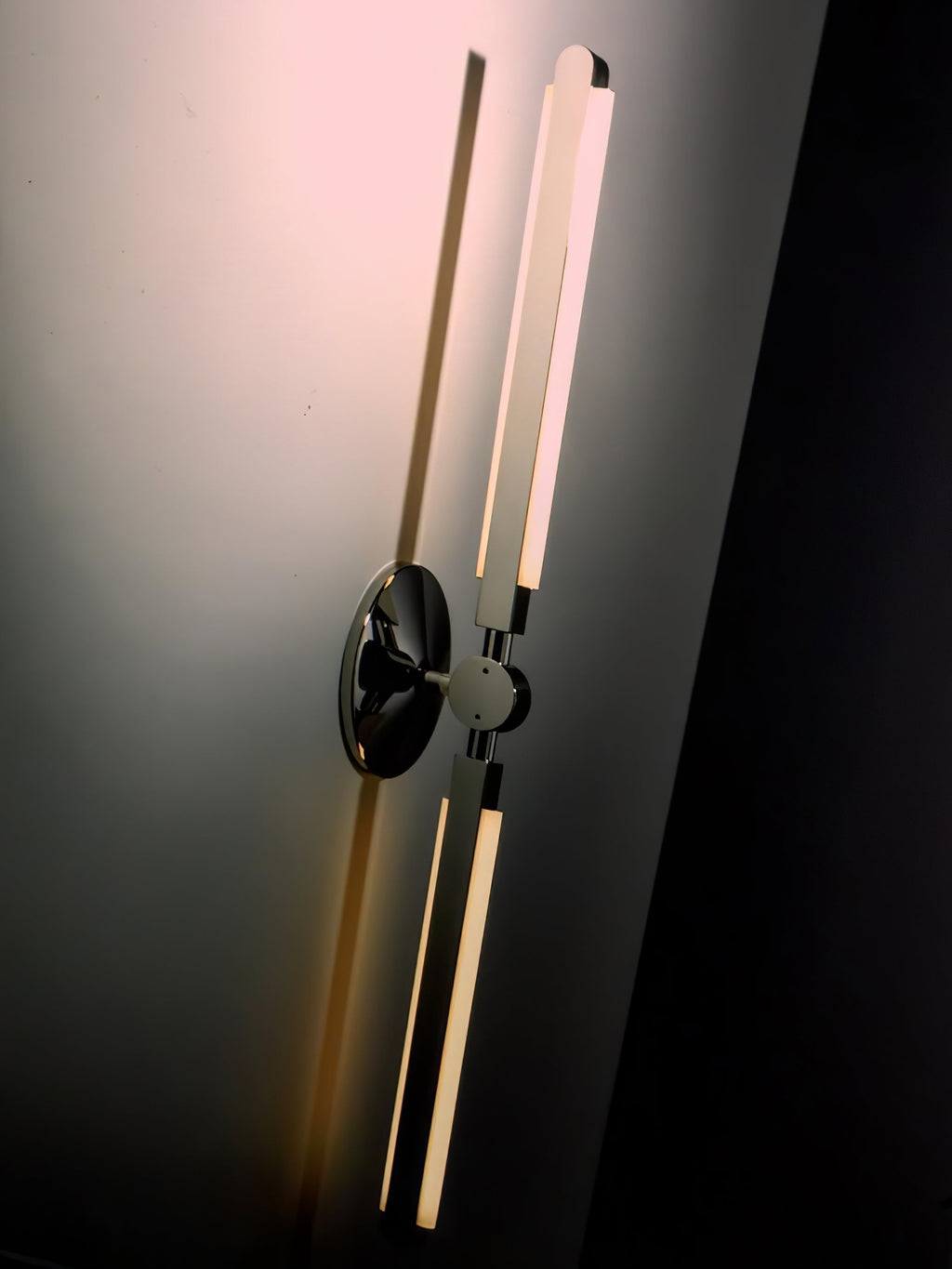 Winthrop Linear Glow Wall Sconce