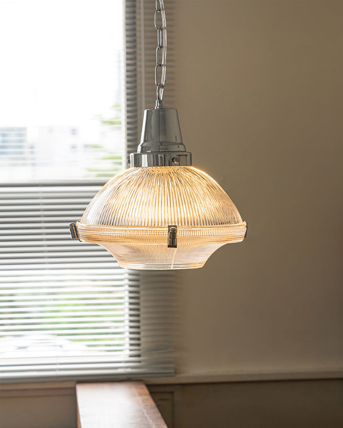 RAVENSDALE COLORFALL HANGING LIGHT