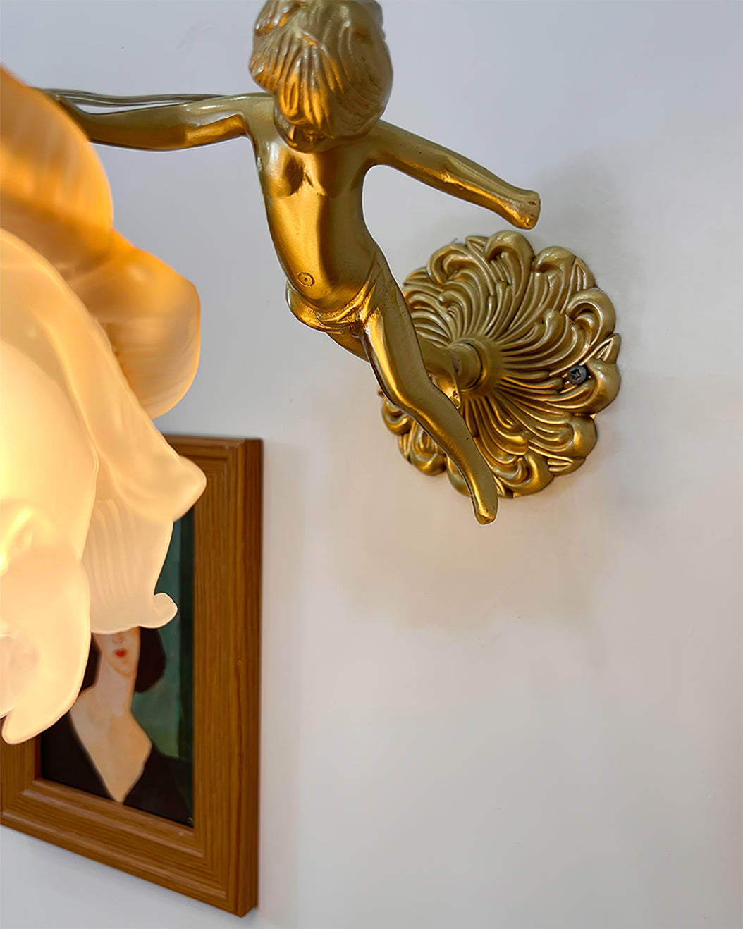 WINDSOR PUTTI BRASS WALL SCONCE