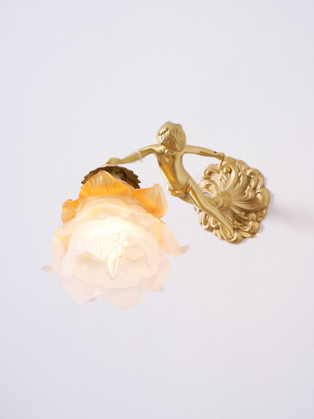 WINDSOR PUTTI BRASS WALL SCONCE